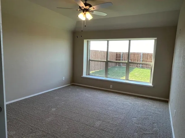 $1,995 | 913 Beverly Drive, Cleburne, TX 76033