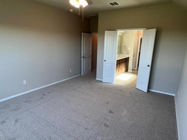 $1,995 | 913 Beverly Drive, Cleburne, TX 76033