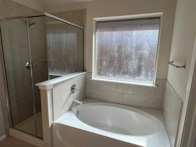 $1,995 | 913 Beverly Drive, Cleburne, TX 76033