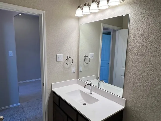 $1,995 | 913 Beverly Drive, Cleburne, TX 76033