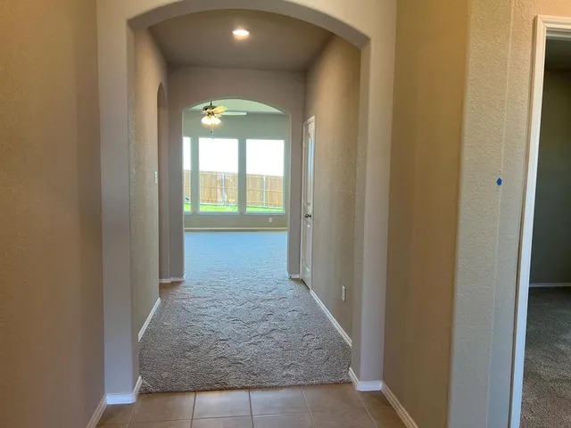 $1,995 | 913 Beverly Drive, Cleburne, TX 76033