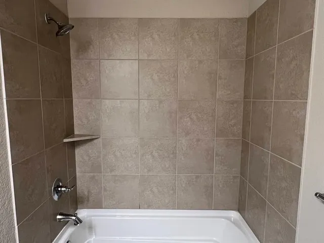 $1,995 | 913 Beverly Drive, Cleburne, TX 76033