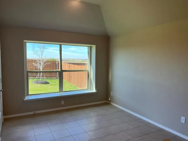 $1,995 | 913 Beverly Drive, Cleburne, TX 76033