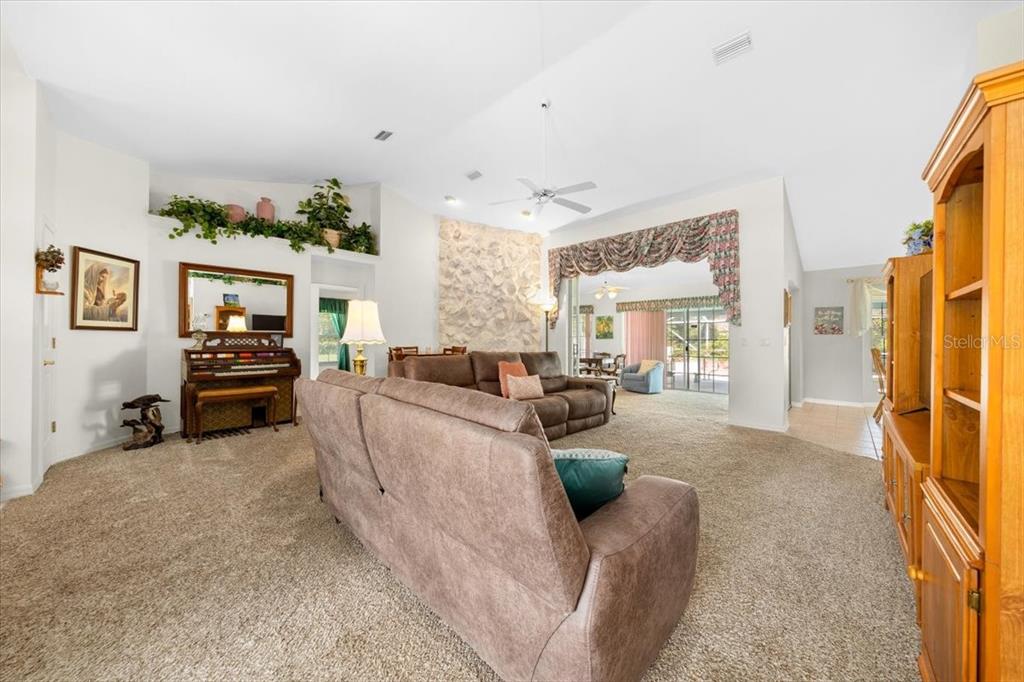 8761 Southwest 52nd Court Ocala, FL 34476 - Photo 6 of 41