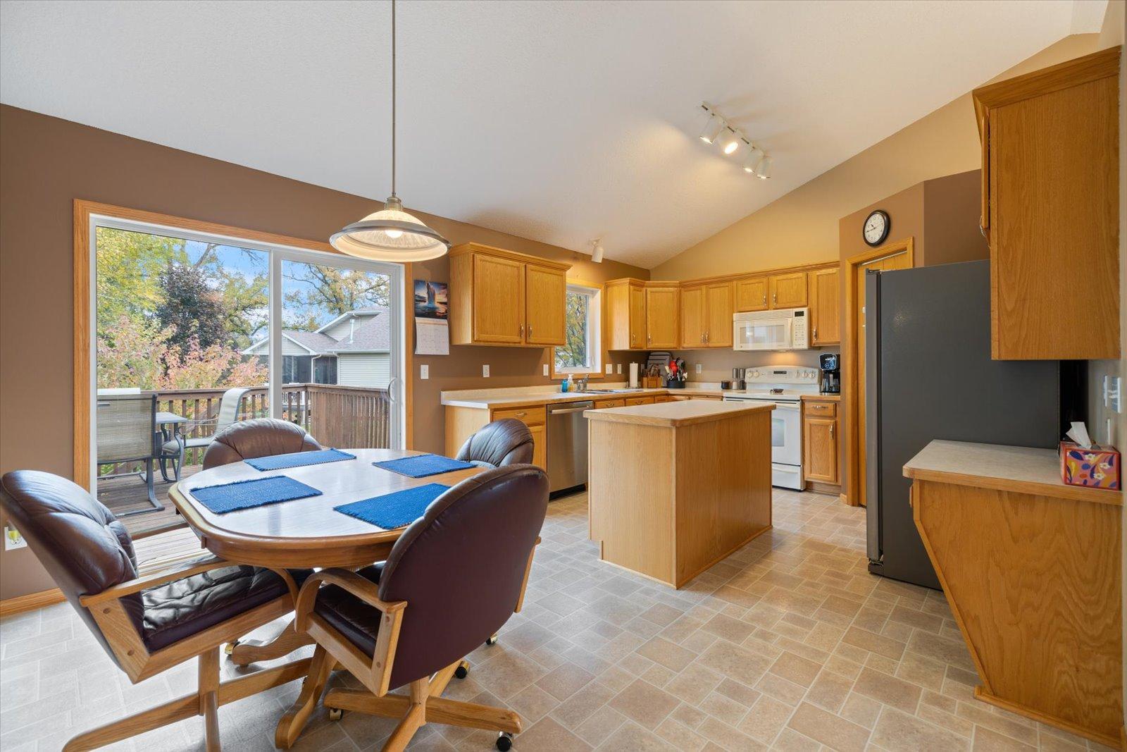 636 Ridgewood Lane Delano, MN 55328 - Photo 12 of 44