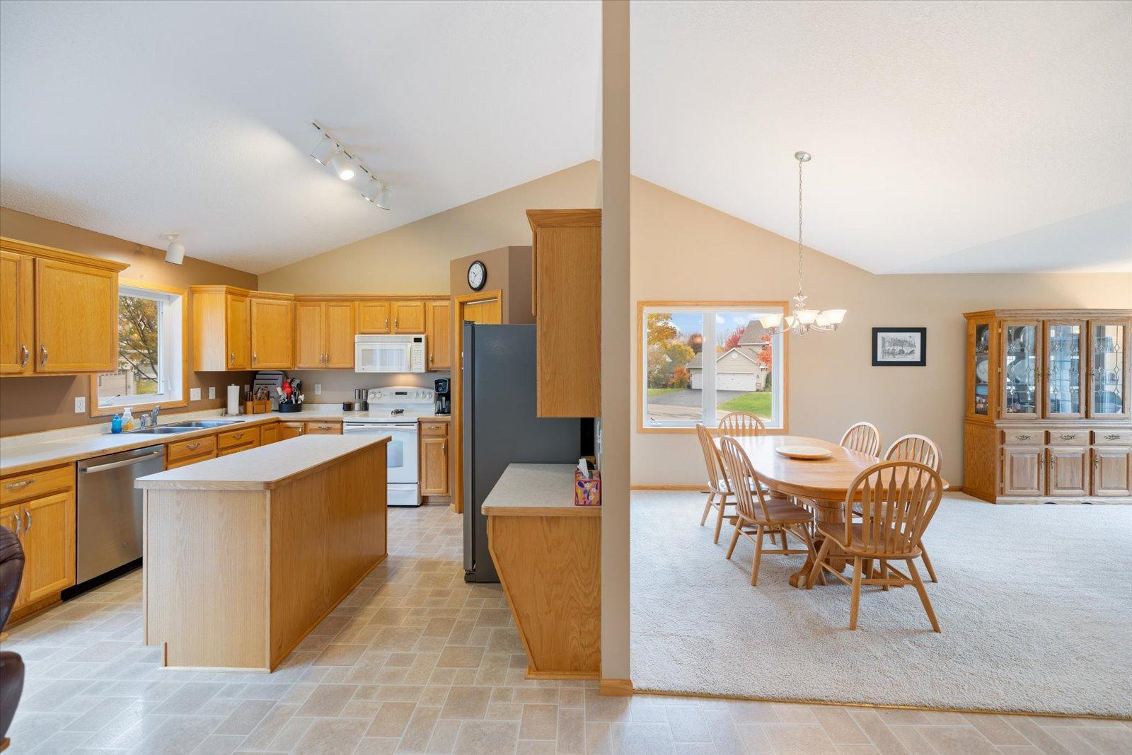 636 Ridgewood Lane Delano, MN 55328 - Photo 9 of 44