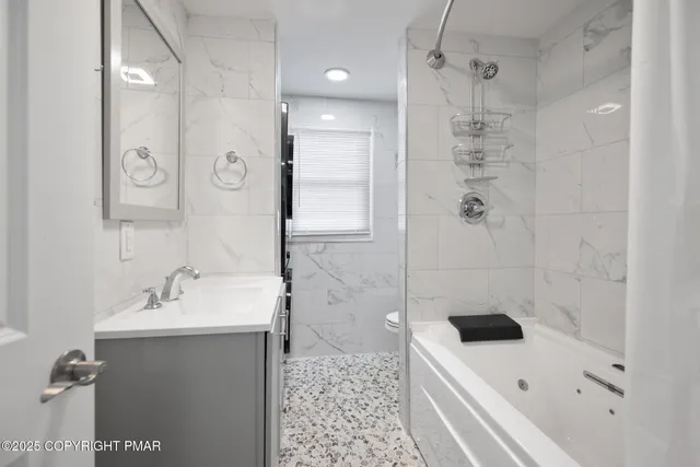 $1,800 | 202 Palomino Place, Tobyhanna, PA 18466