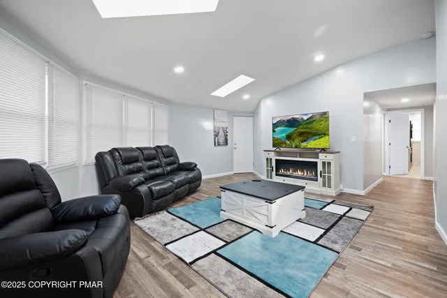 $1,800 | 202 Palomino Place, Tobyhanna, PA 18466