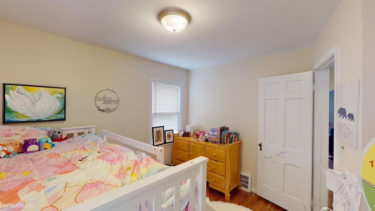 1120 Vernier Road Grosse Pointe Woods, MI 48236 - Photo 17 of 32