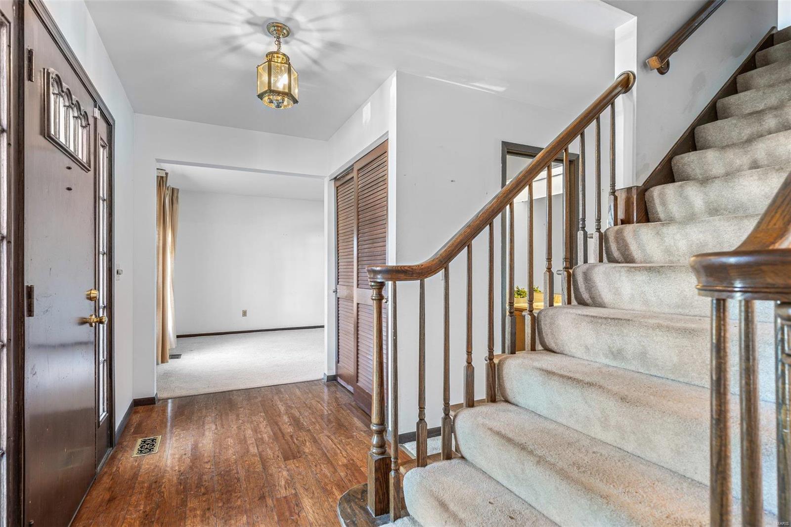 3636 Falcon Ridge Court St. Louis, MO 63129 - Photo 8 of 57 Gallery Image 8