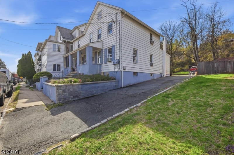 26 Orchard Street Summit, NJ 07901 - Photo 4 of 10