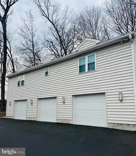 $1,500,000 | 2104 Squirrel Hill Road, Schwenksville, PA 19473