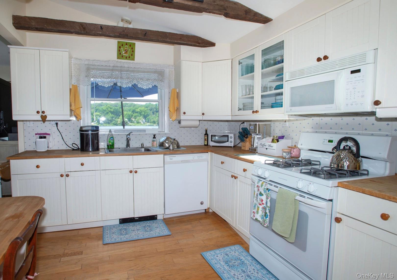 35 Prospect Road Centerport, NY 11721 - Photo 14 of 23