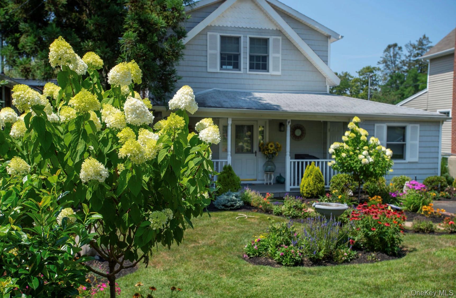 35 Prospect Road Centerport, NY 11721 - Photo 3 of 23