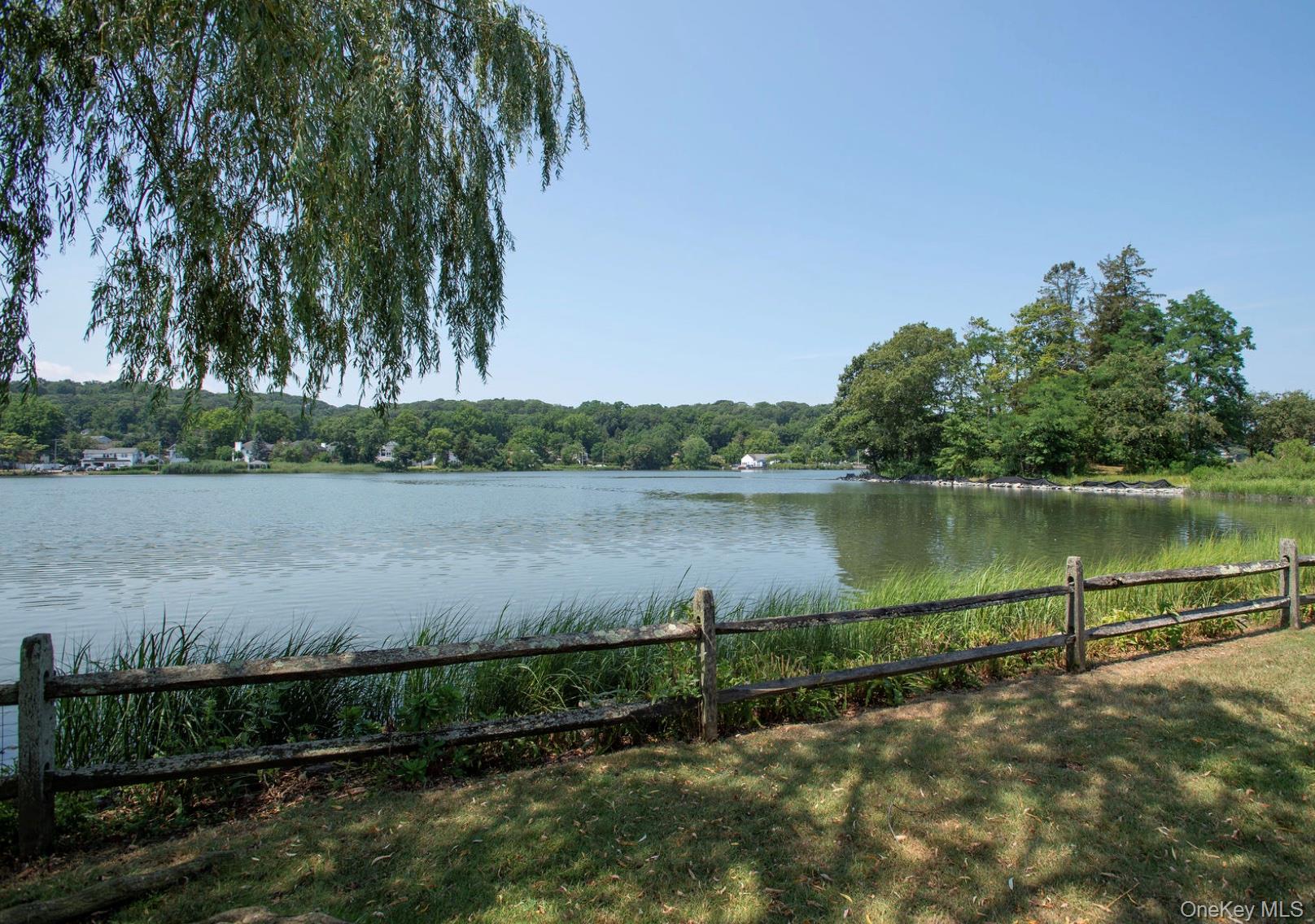 35 Prospect Road Centerport, NY 11721 - Photo 5 of 23