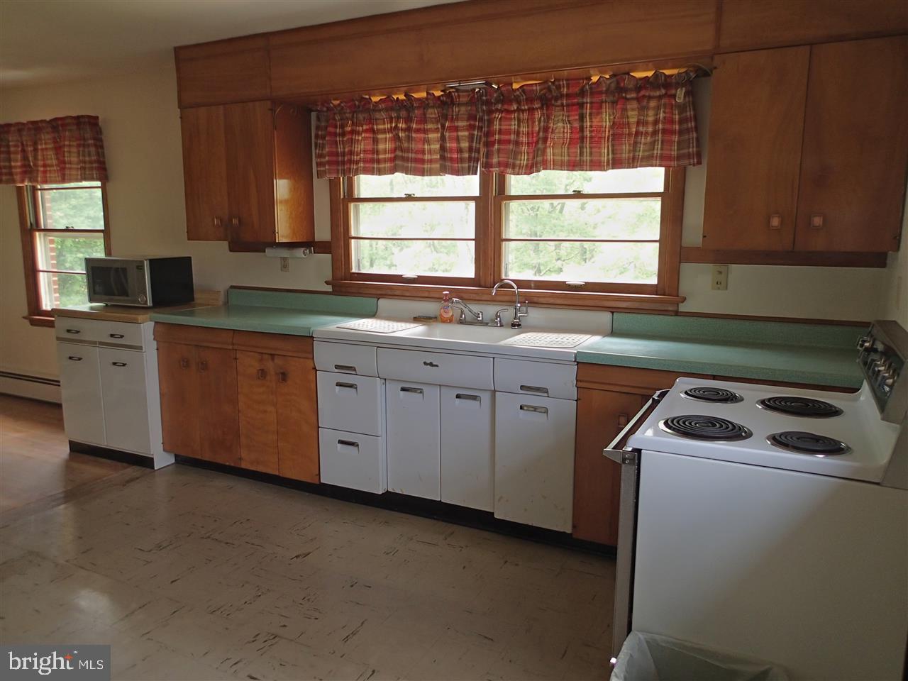 2487 Foxianna Road Middletown, PA 17057 - Photo 6 of 21 Gallery Image 6