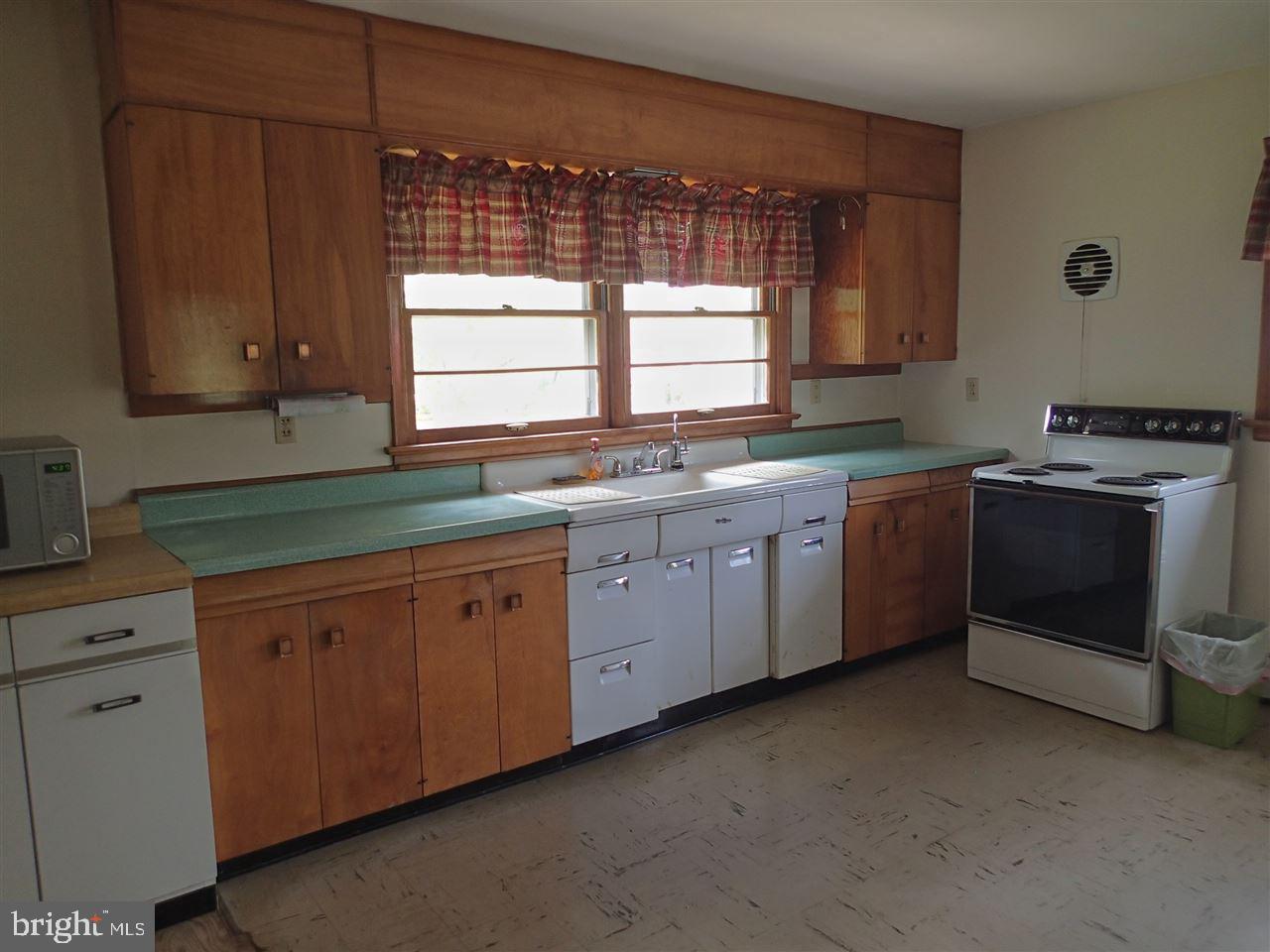2487 Foxianna Road Middletown, PA 17057 - Photo 7 of 21 Gallery Image 7
