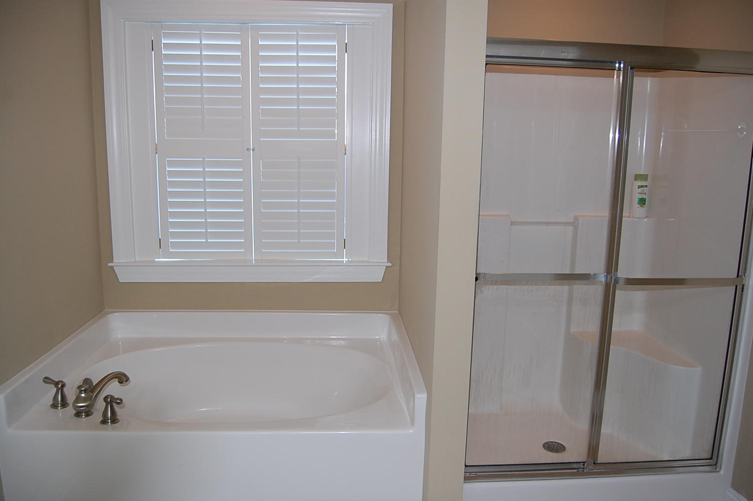 4016 Conant Road Mount Pleasant, SC 29466 - Photo 8 of 26 Tub and shower