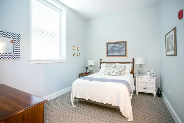 $3,800 | 32 Carey Street, Unit 2C, Newport, RI 02840