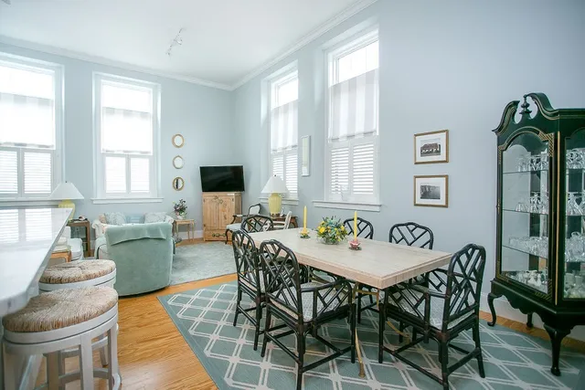 $3,800 | 32 Carey Street, Unit 2C, Newport, RI 02840