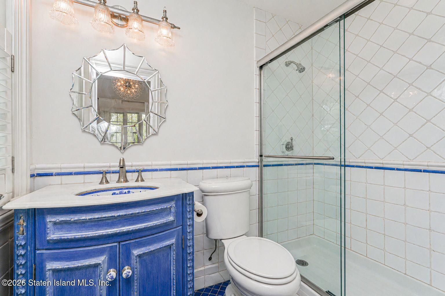 125 Benedict Road Staten Island, NY 10304 - Photo 43 of 96 125 bathroom