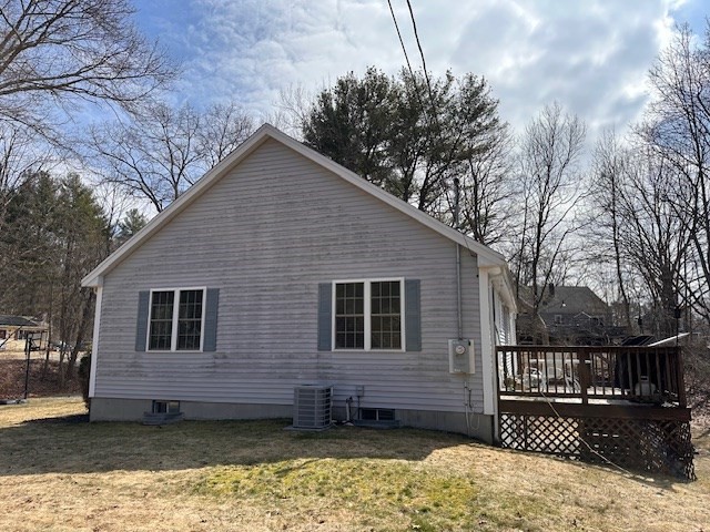 13 Stuart Street Oxford, MA 01540 - Photo 5 of 33