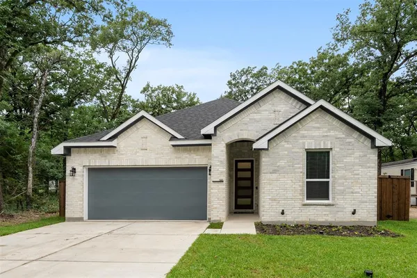 $229,000 | 141 Wedgewood Drive, Mabank, TX 75156