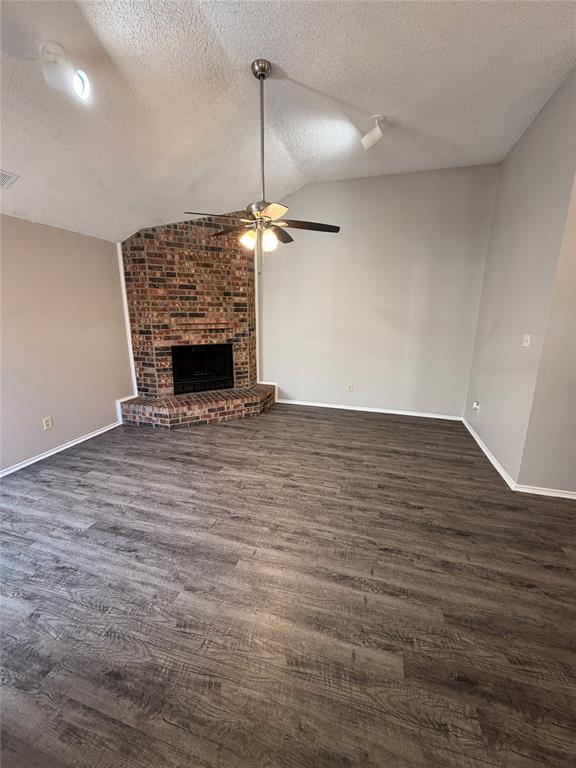 201 Valley Spring Drive Arlington, TX 76018 - Photo 7 of 21