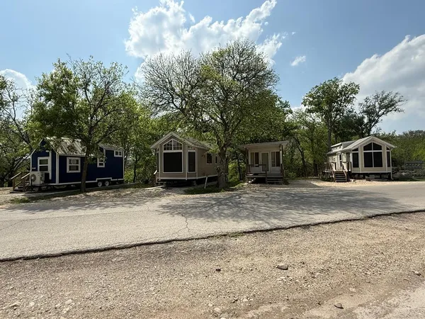 $450,000 | 2915 Riverside Drive, Kerrville, TX 78028