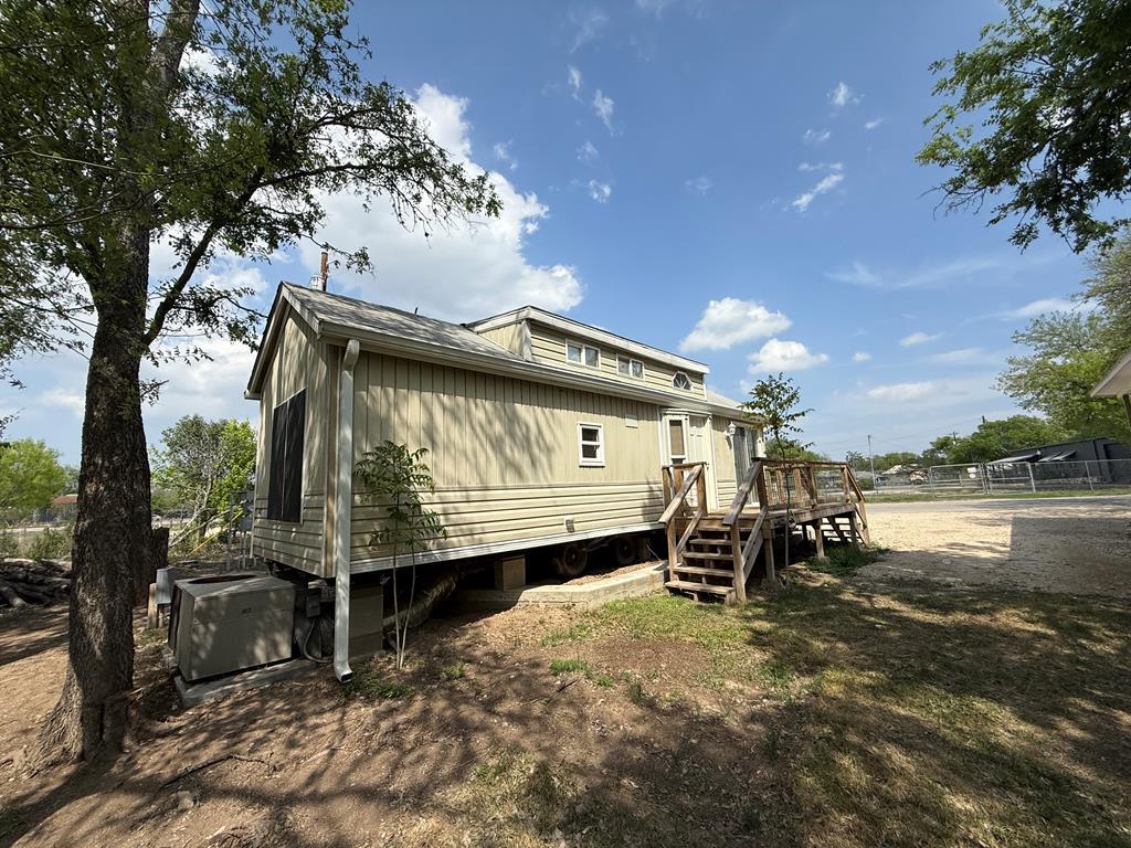 2915 Riverside Drive Kerrville, TX 78028 - Photo 4 of 47