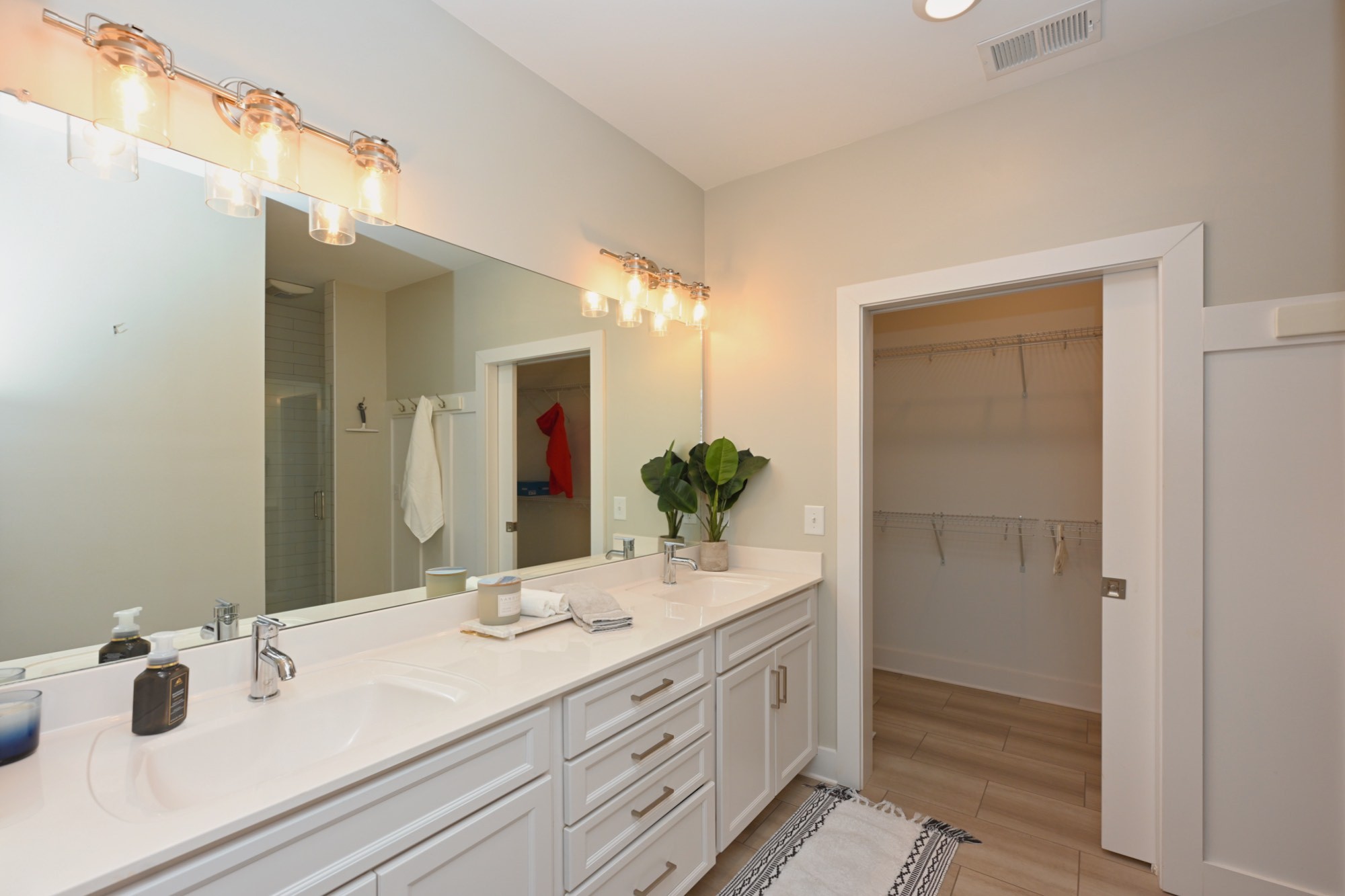 1144 Lock 4 Road, Unit J4 Gallatin, TN 37066 - Photo 21 of 39 a bathroom with a sink and a mirror