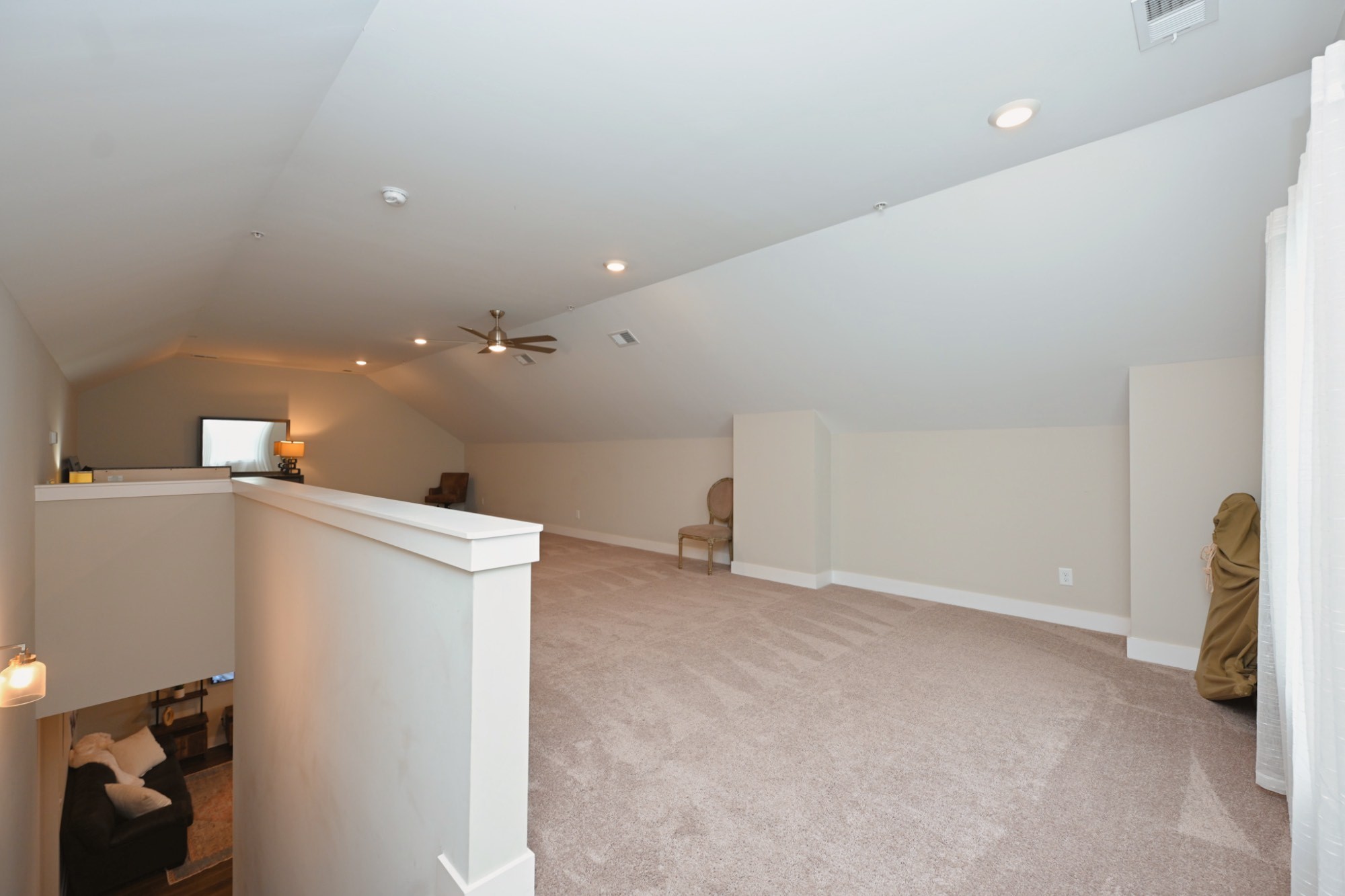 1144 Lock 4 Road, Unit J4 Gallatin, TN 37066 - Photo 27 of 39 a view of a livingroom with a washer and dryer