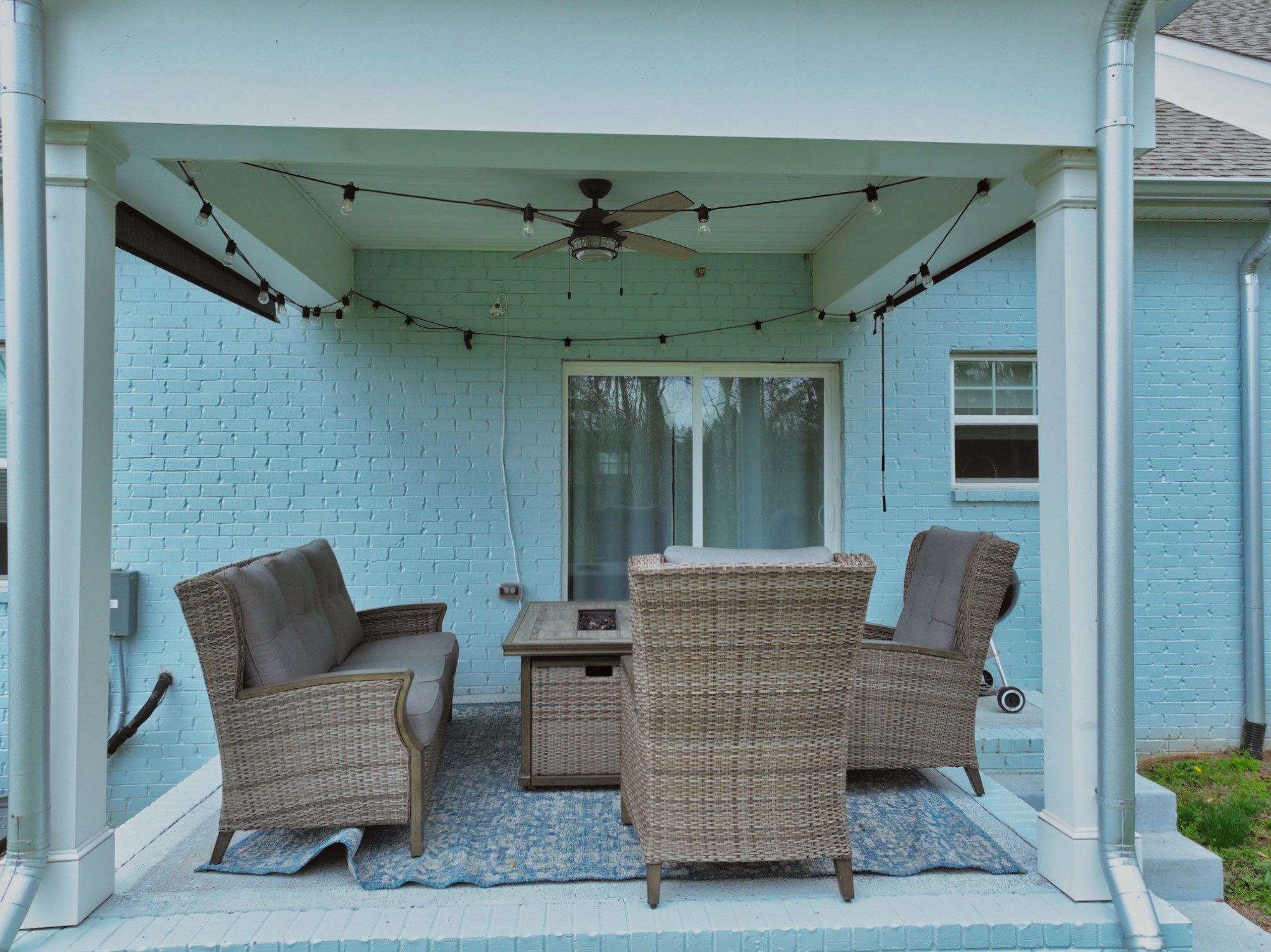 1144 Lock 4 Road, Unit J4 Gallatin, TN 37066 - Photo 34 of 39 a living room with furniture and a window