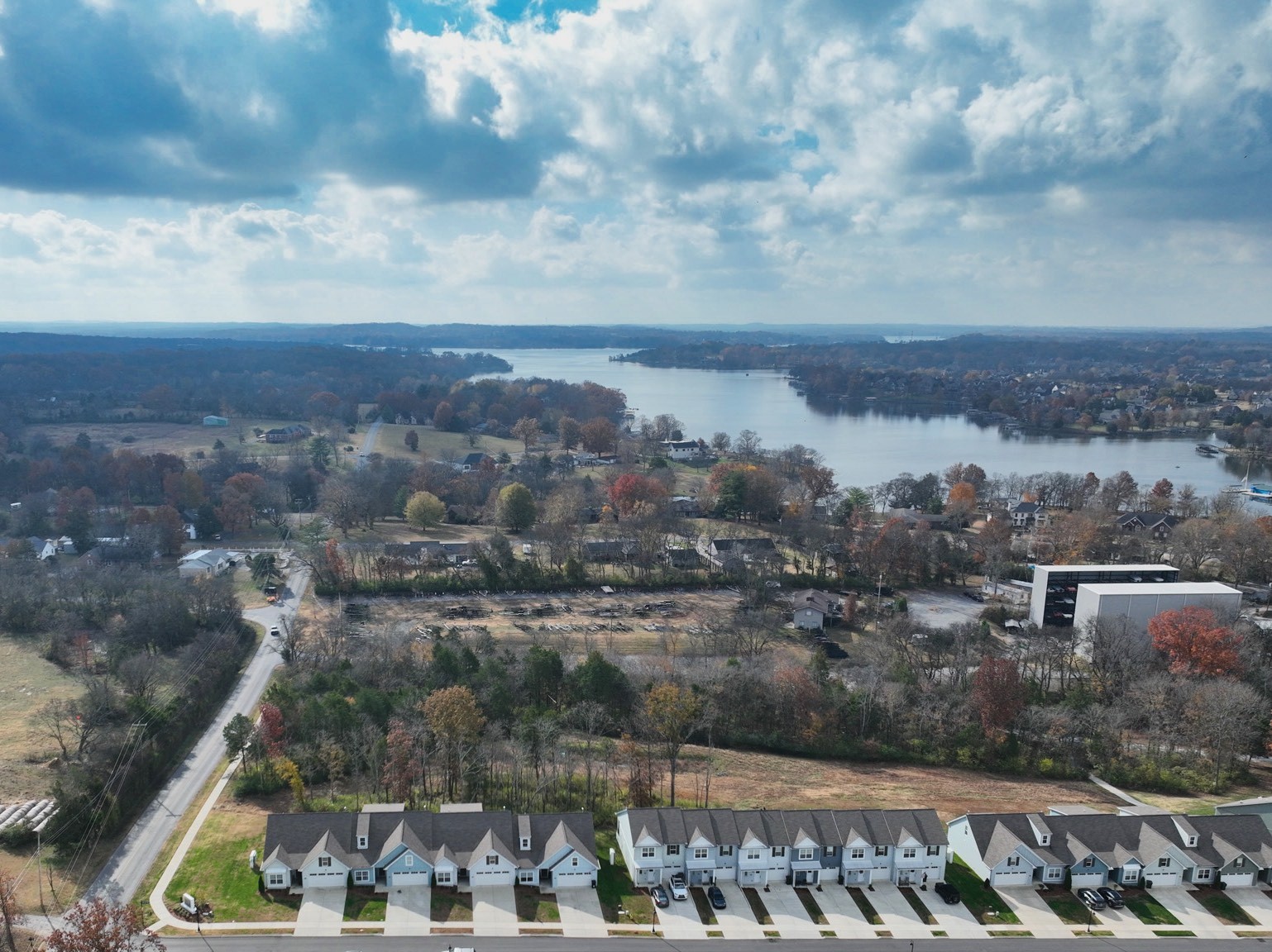 1144 Lock 4 Road, Unit J4 Gallatin, TN 37066 - Photo 36 of 39 a view of a city