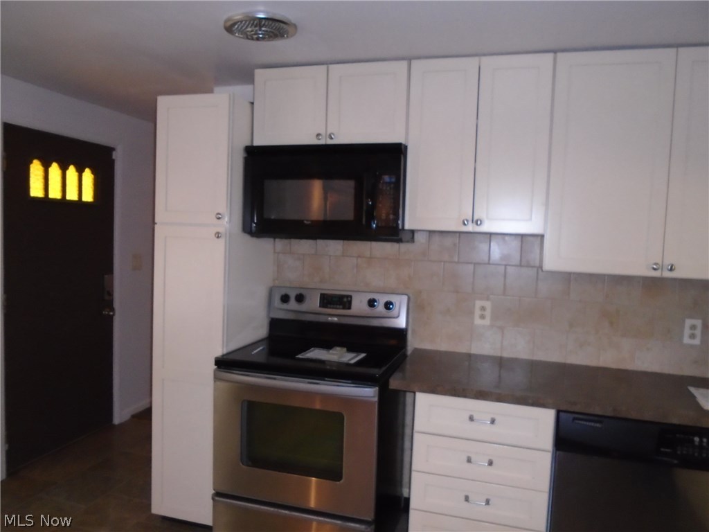 2446 North Road Southeast Warren, OH 44484 - Photo 10 of 21 Gallery Image 10