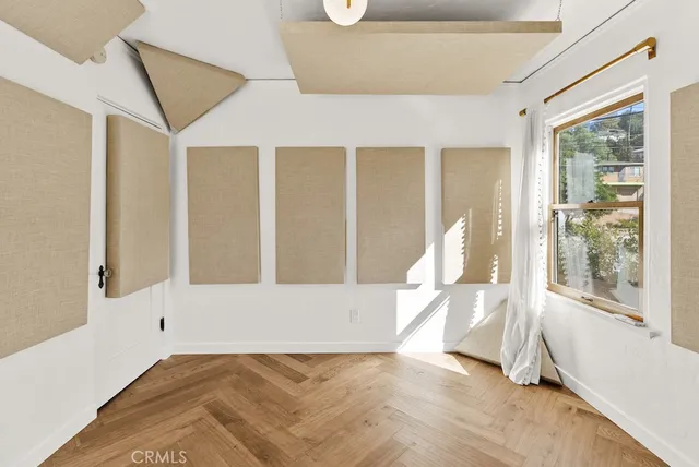 $6,295 | 2130 Apex Avenue, Los Angeles, CA 90039