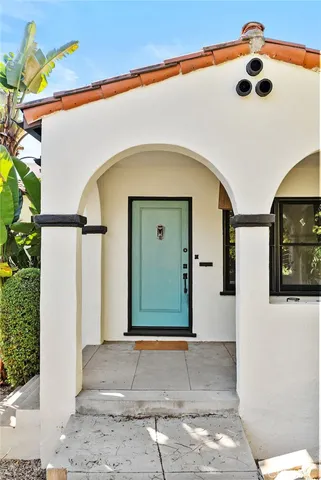 $6,295 | 2130 Apex Avenue, Los Angeles, CA 90039