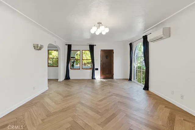 $6,295 | 2130 Apex Avenue, Los Angeles, CA 90039