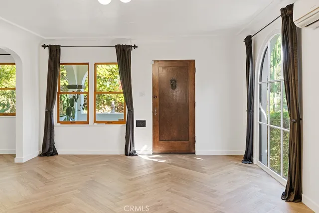 $6,295 | 2130 Apex Avenue, Los Angeles, CA 90039