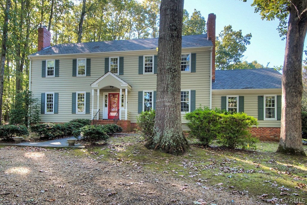 10021 Apache Road Richmond, VA 23235 - Photo 4 of 42 a front view of a house with garden