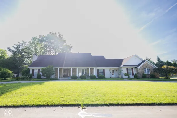 $399,900 | 3900 North Vienna Woods Drive, Muncie, IN 47304