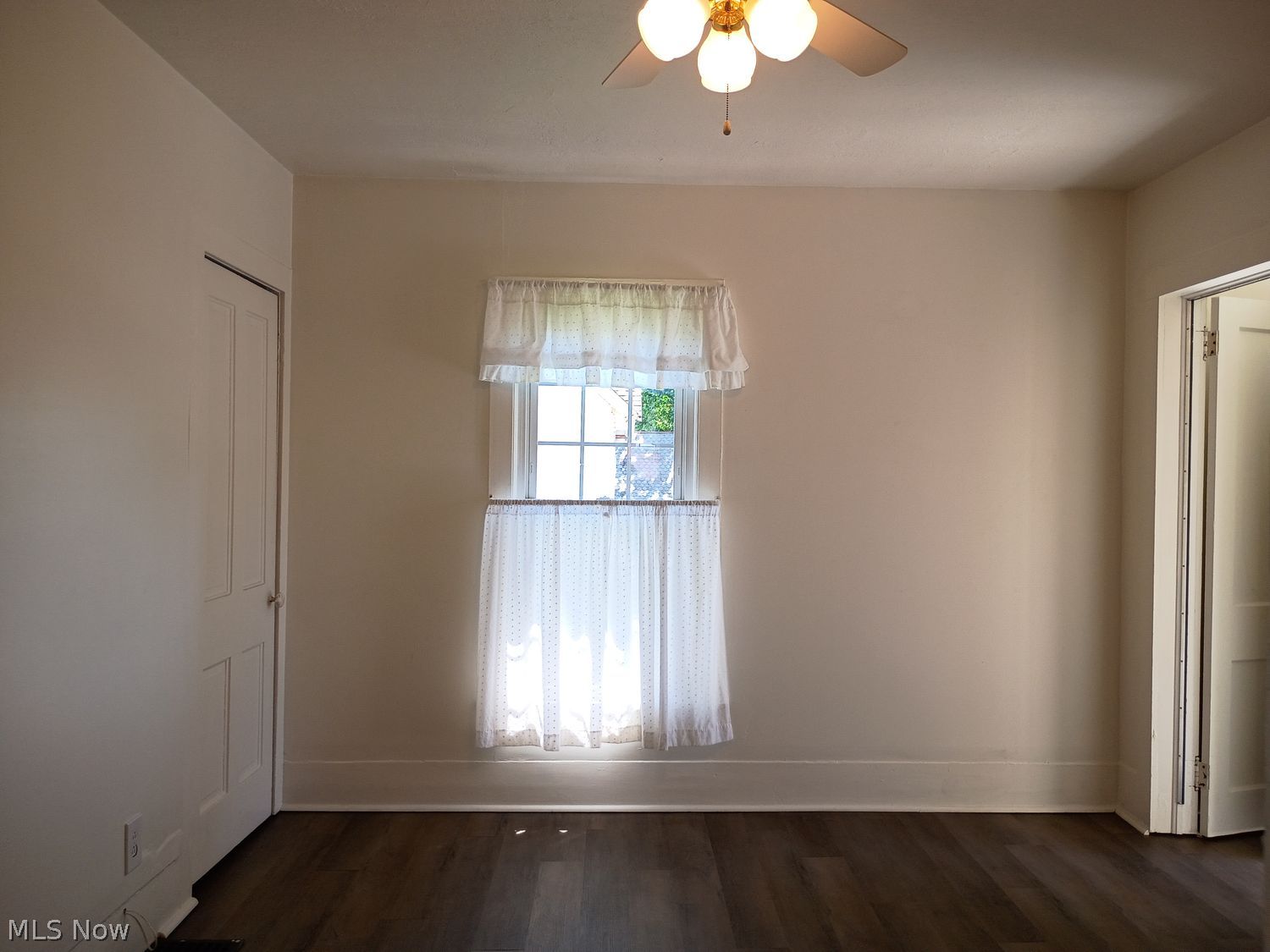 238 Howe Street, Unit UP Elyria, OH 44035 - Photo 8 of 22