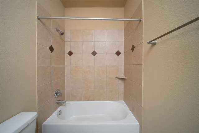 $3,200 | 1231 Creekside Acres Court, Houston, TX 77008