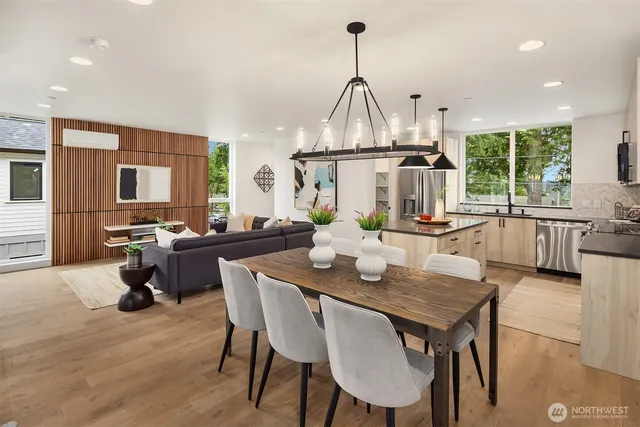 $1,199,995 | 13546 39th Avenue Northeast, Seattle, WA 98125