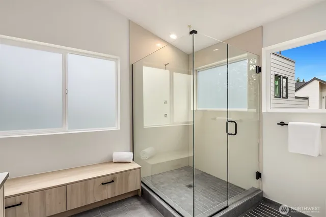 $1,199,995 | 13546 39th Avenue Northeast, Seattle, WA 98125