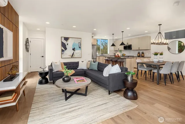 $1,199,995 | 13546 39th Avenue Northeast, Seattle, WA 98125