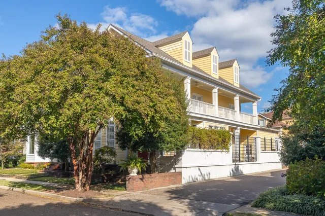 $419,900 | 840 Harbor Crest Drive, Memphis, TN 38103