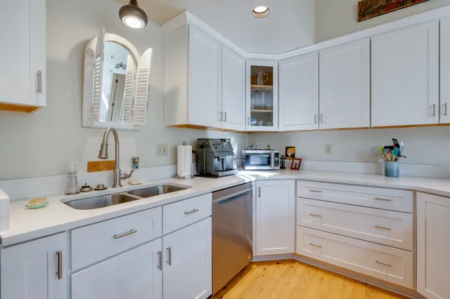 $419,900 | 840 Harbor Crest Drive, Memphis, TN 38103