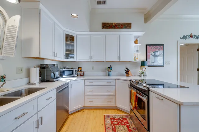 $419,900 | 840 Harbor Crest Drive, Memphis, TN 38103