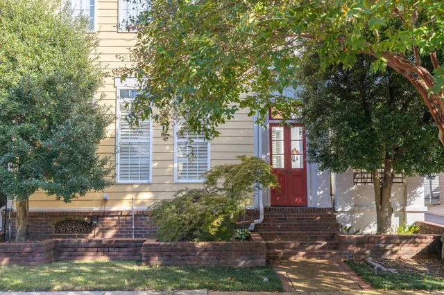 $419,900 | 840 Harbor Crest Drive, Memphis, TN 38103